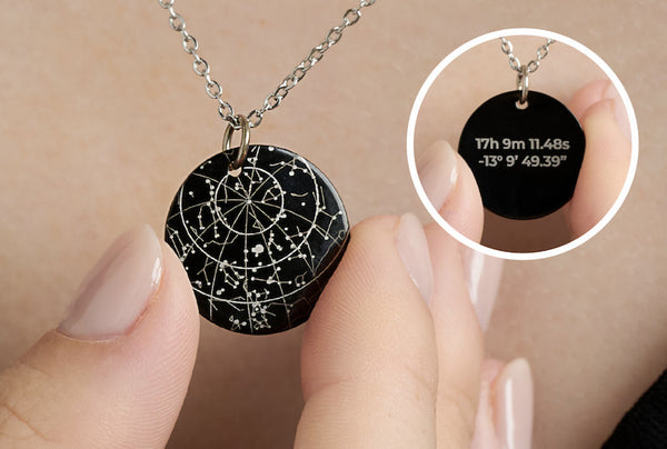 Collier personnalisé avec carte stellaire gravée